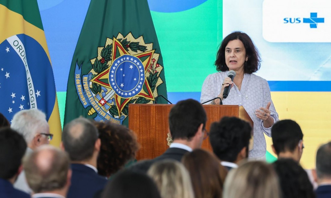 Nísia: Brasil vai ampliar oferta de doses contra a dengue em 2025