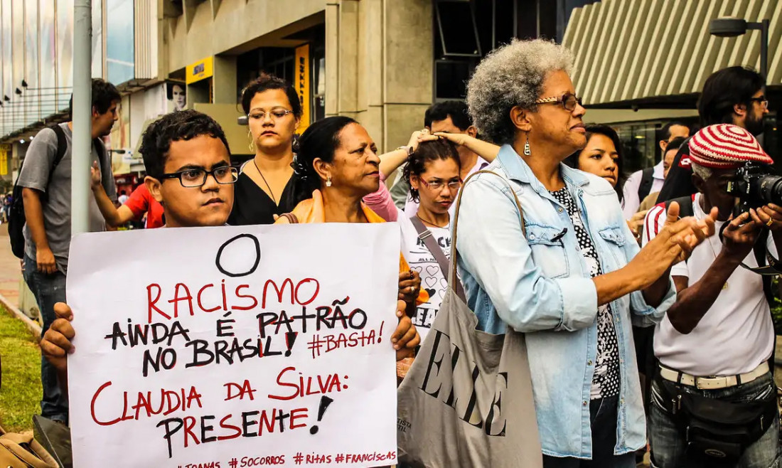 Professores e famílias  devem estar engajados no combate ao racismo