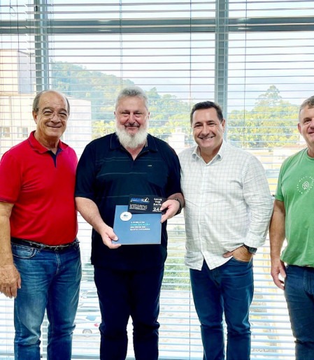 DAVI DESCHAMPS/JORNAL METAS