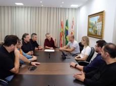 Reunião de secretários decidiu pela ajuda com equipamentos às duas cidades gaúchas