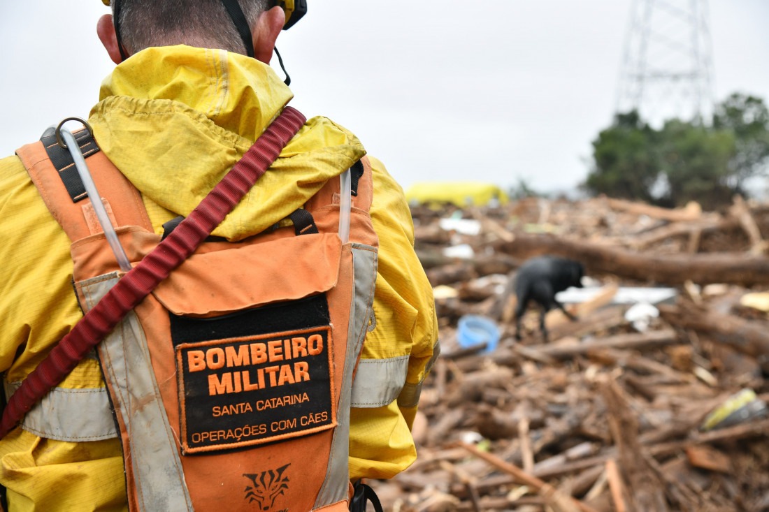 Santa Catarina já enviou 135 bombeiros ao Estado do Rio Grande do Sul