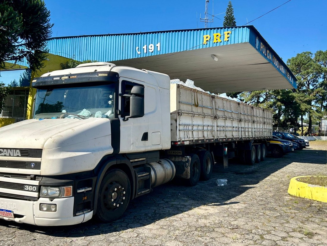 Carreta saiu de Toledo, no interior do Paraná