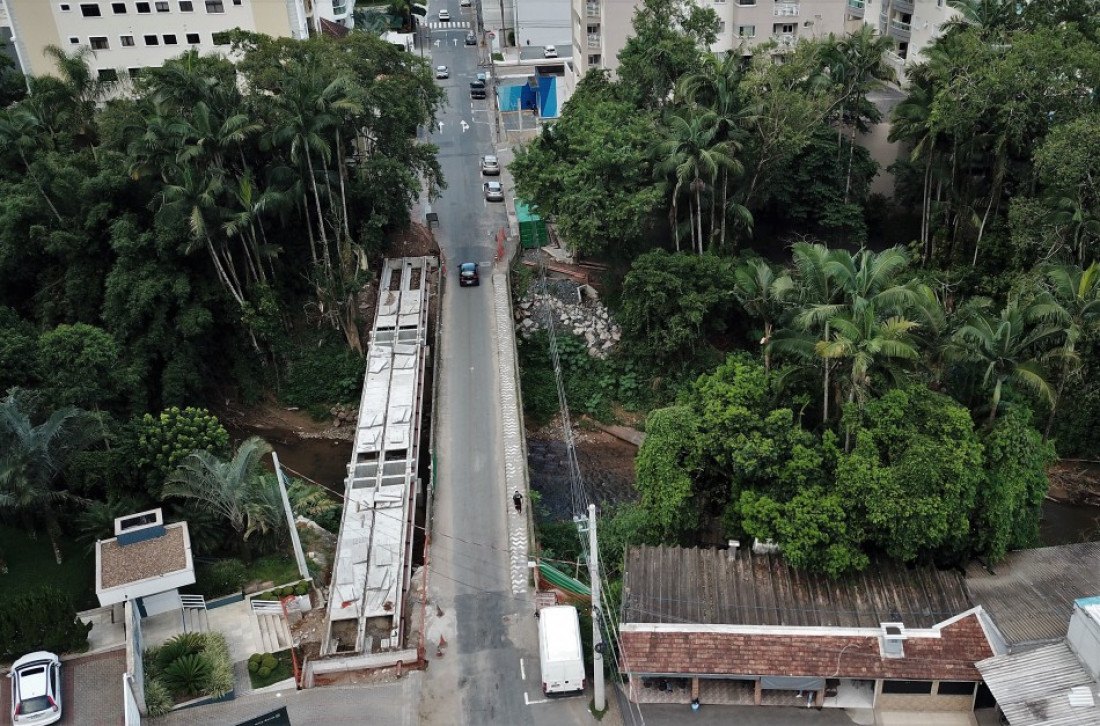 Nova ponte da Rua Paraíba
