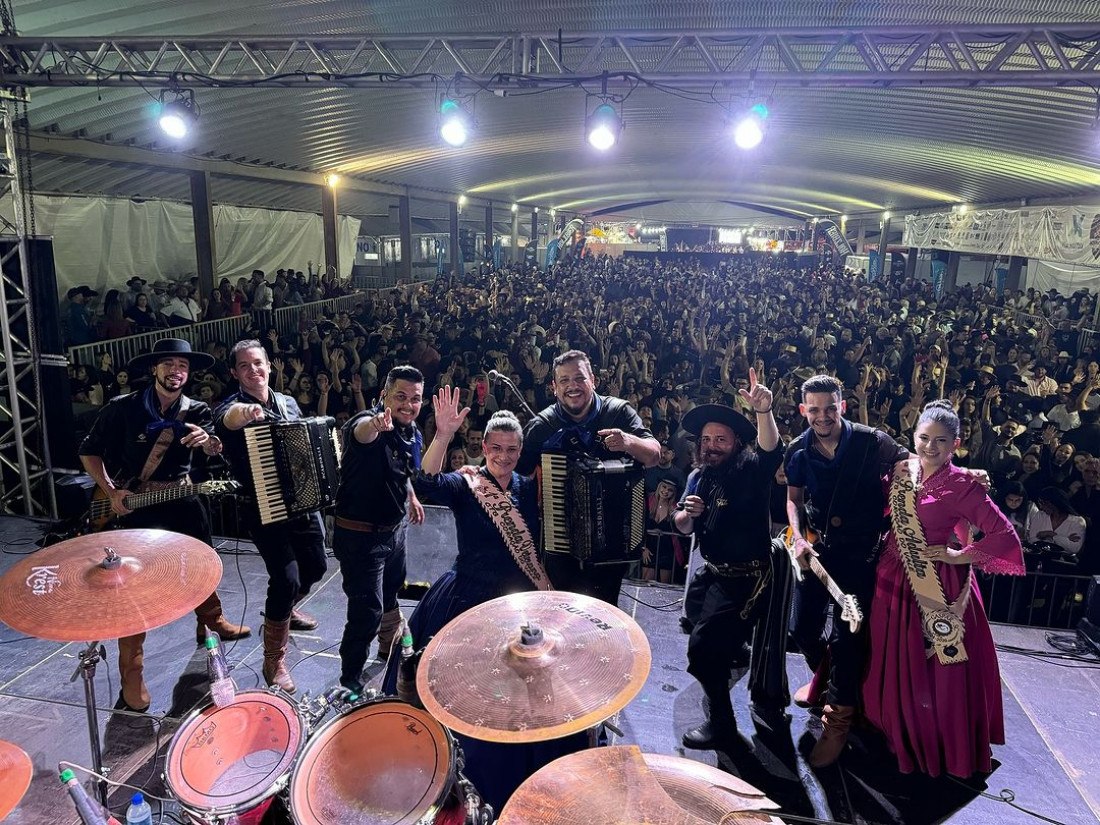 Mais dois shows musicais no últim dia