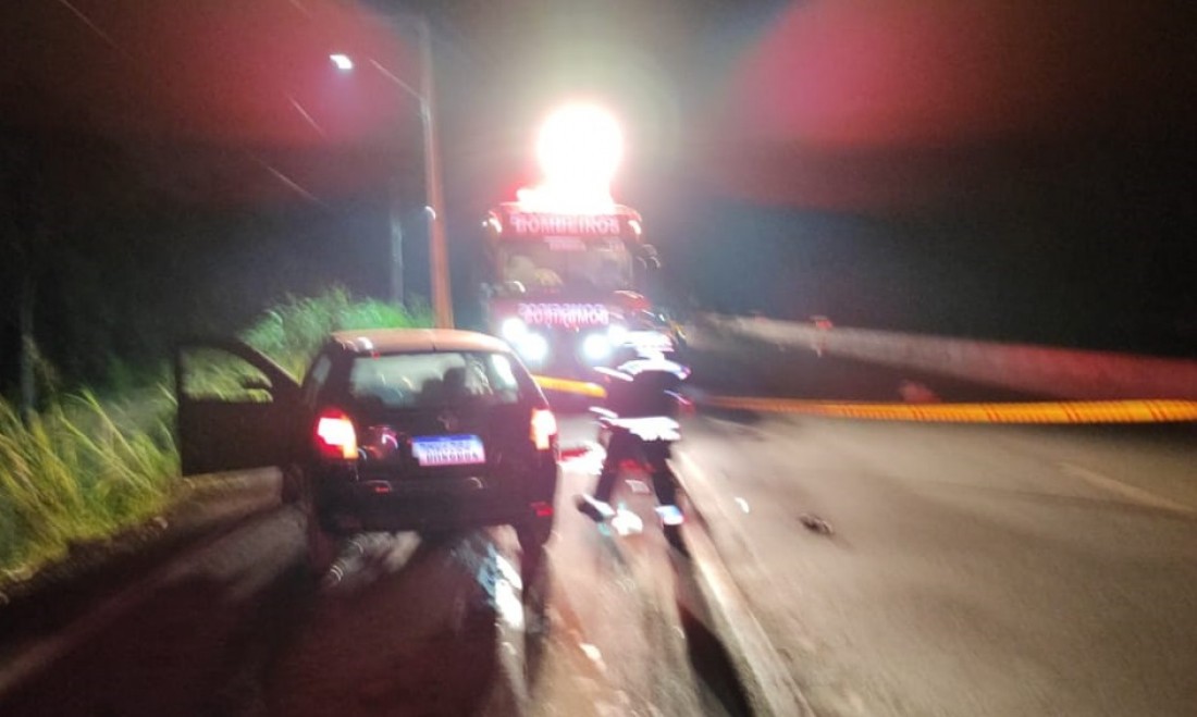 veículo saiu da pista e colidiu contra o guar rail