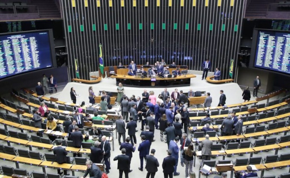 Câmara mantém taxa de importados até 50 dólares