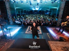 Com um repertório recheado do rock pop dos anos 1970, 80 e 90, Dino Fonseca provocou as emoções do público que lotou a Arena Multiuso nos dois dias de apresentação