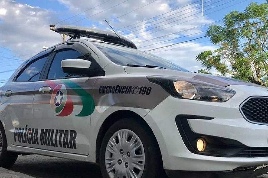 Policiais precisaram disparar contra o suspeito que resistiu à prisão