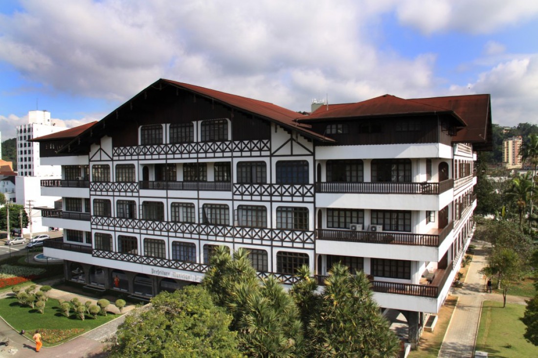 Prefeitura diz que leva em conta os impactos financeiros