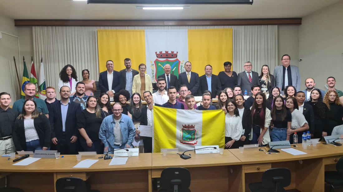 Sessão solene comemorativa aos 20 anos do Programa Vereador Mirim em Gaspar