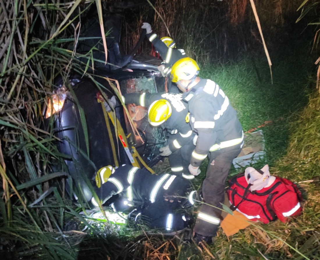 Socorristas do CBMSC atenderam à vítima no local e depois a encaminharam ao hospital
