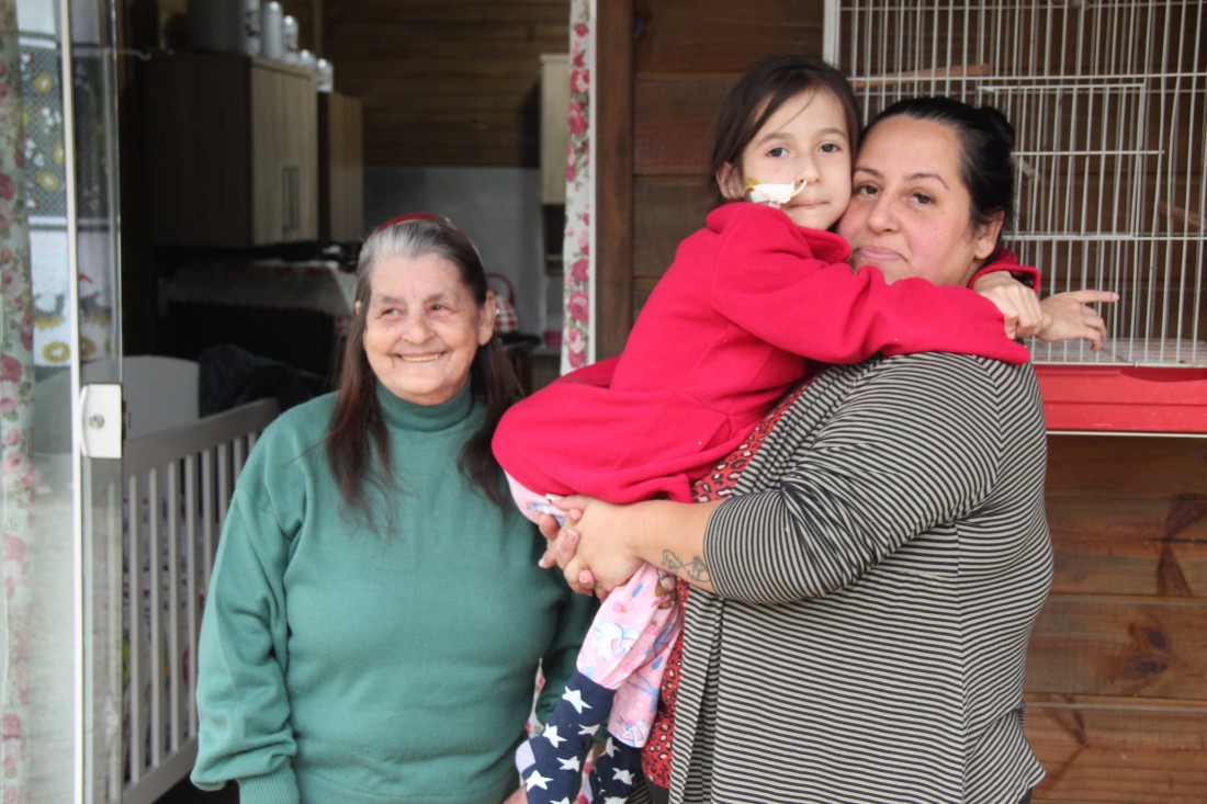 Bianca com a mãe Flávia e a avó Nair
