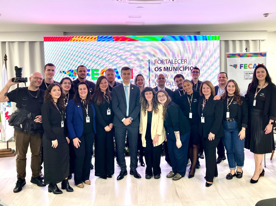 Kleber Wan-Dall e a equipe de colaboradores da FECAM...