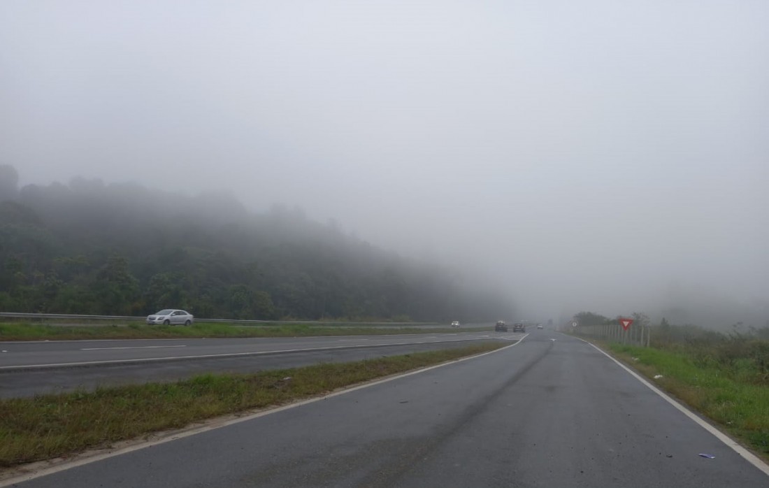 No Vale do Itajaí, a BR-470 tem apresentado pouca visibilidade aos motoristas nas primeiras horas da manhã