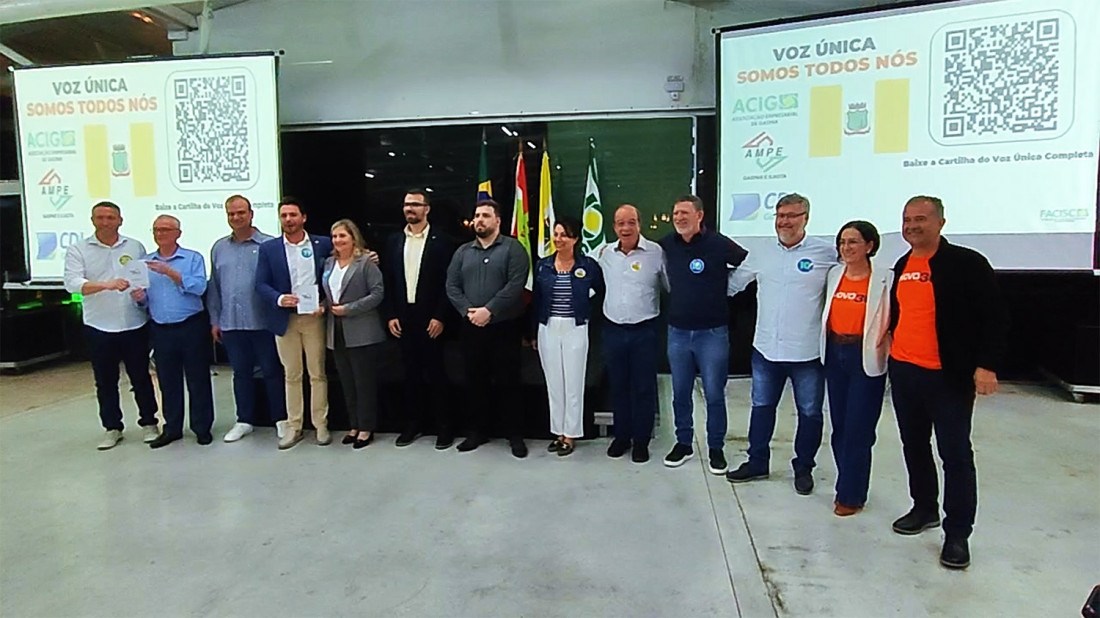 Candidatos e representantes das entidades em momento histórico nas eleições 2024