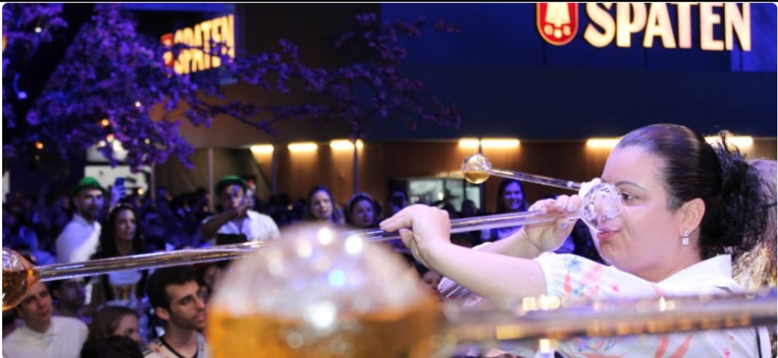 Concurso Chope em Metro é o mais antigo da Oktoberfest de Blumenau