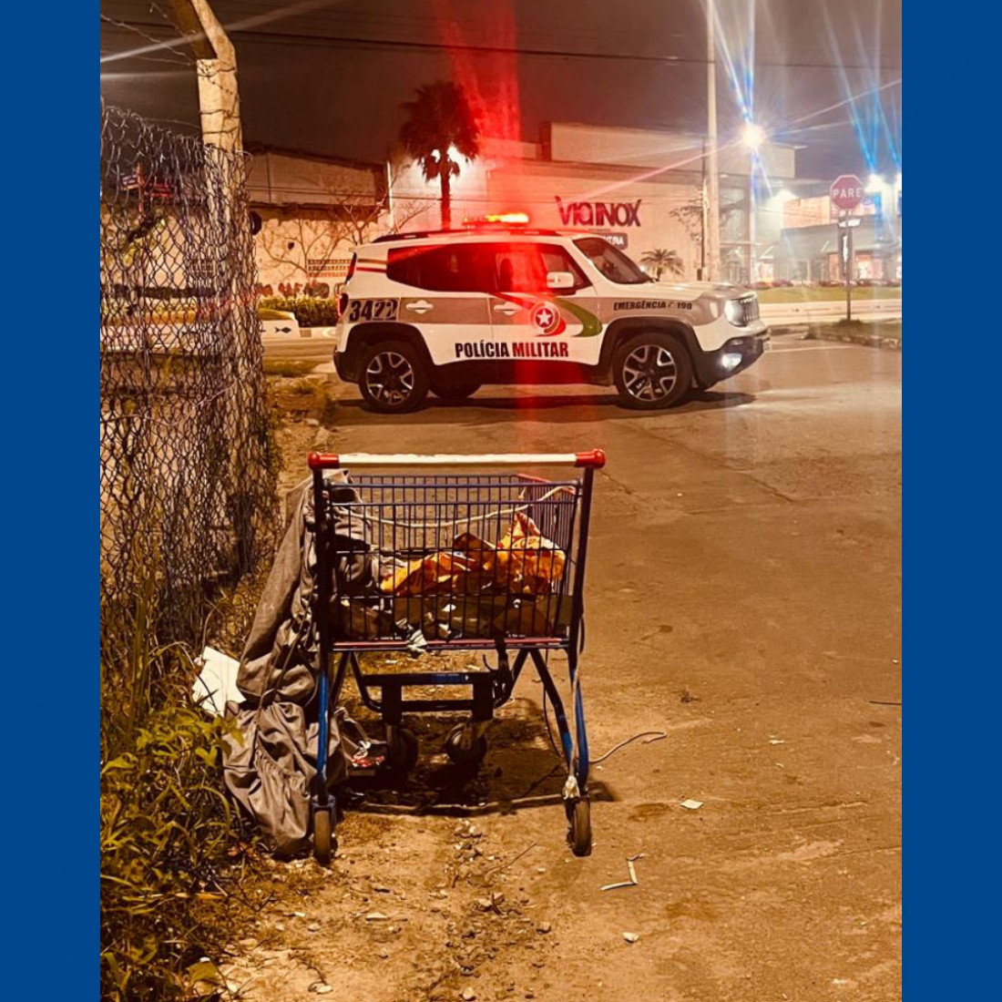 A vítima, em situação de rua, foi achada com ferimentos pelo corpo e faleceu antes do socorro