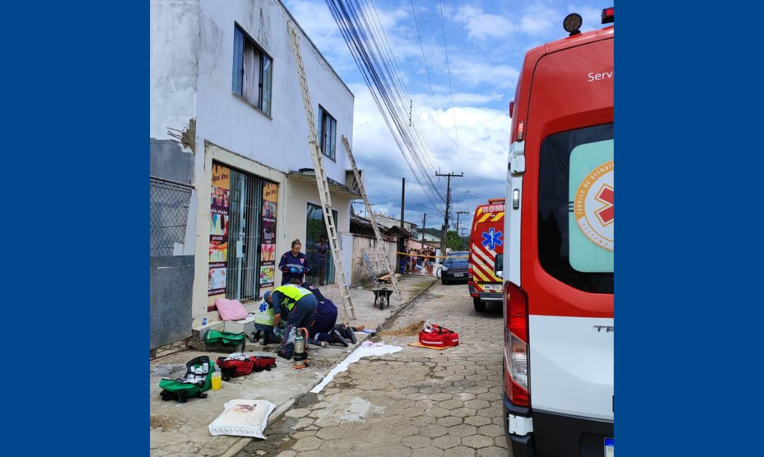 A equipe dos Bombeiros e o Arcanjo-03 tentaram reanimá-lo por quase uma hora, mas, infelizmente, o óbito foi confirmado