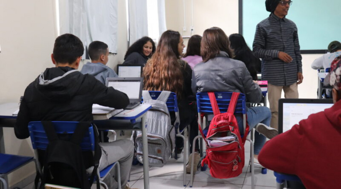 A iniciativa busca preparar esses profissionais para atender de forma ainda mais eficiente às necessidades de crianças e jovens da cidade