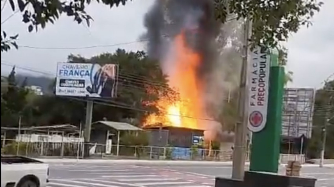 Casa ficou completamente destruída
