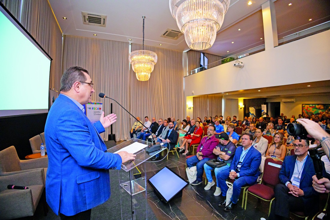 Presidente da ADJORI/SC e ADJORI Brasil, José Roberto Deschamps, abriu os trabalhos no histórico 50º Congresso da associação