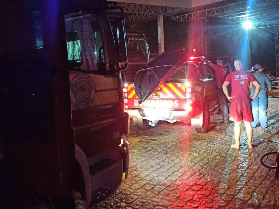 Após ser arrastado pela correnteza, ele ficou preso em um bambuzal à margem do rio