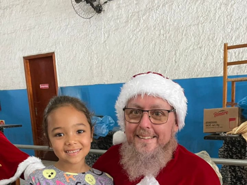 Ivan se veste de Papai Noel há nove anos