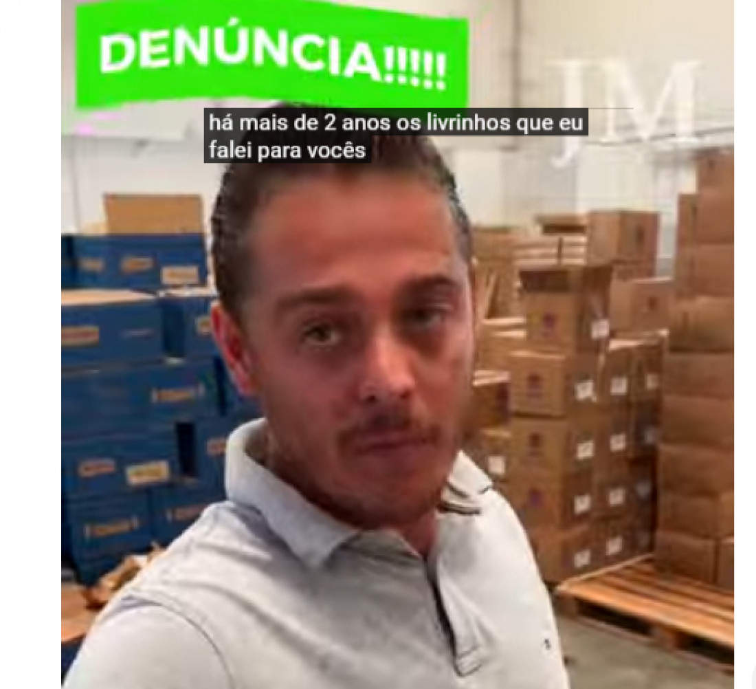 Vereador foi até o depósito da SEMED conferir os produtos e materiais armazenados