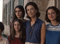 Em Ainda Estou Aqui, Fernanda Torre é Eunice Paiva, esposa do preso político Rubens Paiva