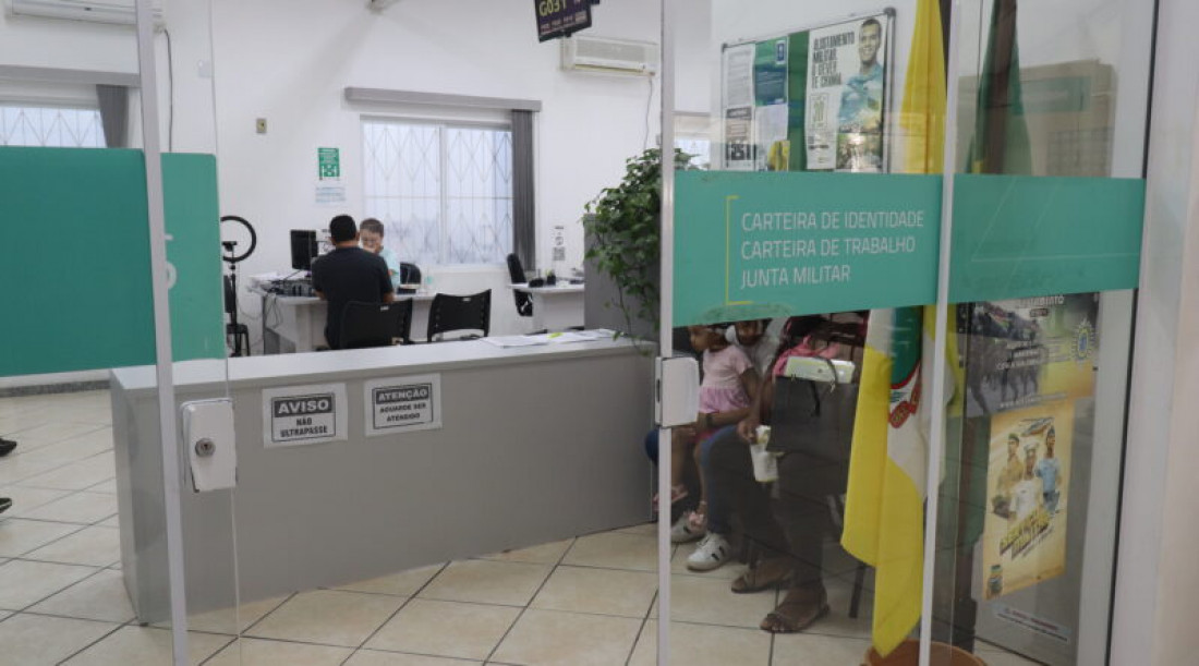 Pela primeira vez, mulheres também podem se alistar voluntariamente