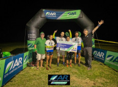 Atleta de Gaspar comemora vitória após ser Tetracampeão Sul-Americano de Corrida de Aventura
