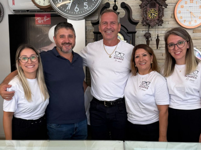 Maria Eduarda de Oliveira, Padre Luiz Langer, Márcio Soares, Patrícia Thomé e  Samara Aparecida Domingos
