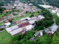 O bem de maior valor neste segunda leilão e a área onde ficava o parque industrial da Móveis Schmitz