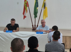 Coletiva ocorreu na manhã desta sexta-feira (14), no auditório da Prefeitura
