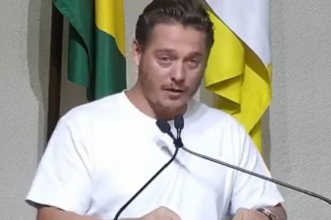 Alex acusou alguns parlamentares de voltarem atrás no voto a favor do auxílio-alimentação