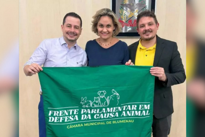 Jean Volpato (PT), Cristiane Loureiro (Podemos) e Bruno Cunha (Cidadania)