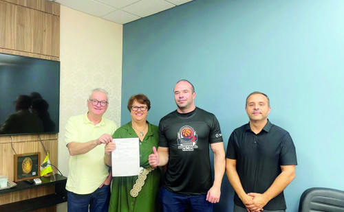 Koerich, Vereadora Sandra Hostins, deputado Jessé e o secretário de saúde Arnaldo Munhoz Júnior