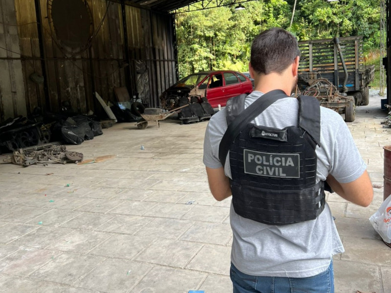 De posse de um mandado de prisão, polícia civil efetuou o flagrante