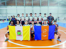 Em casa, o vôlei feminino terminou em sexto na fase do estadual
