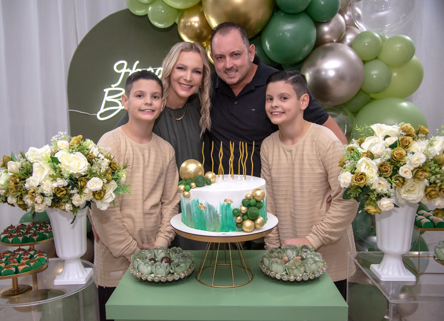 Suéli Hostins Zucatelli, com o marido Ederson Zucatelli e filhos, Guilherme e Mateus