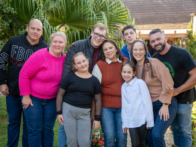 Janete Terezinha Martins, com familiares e amigos.