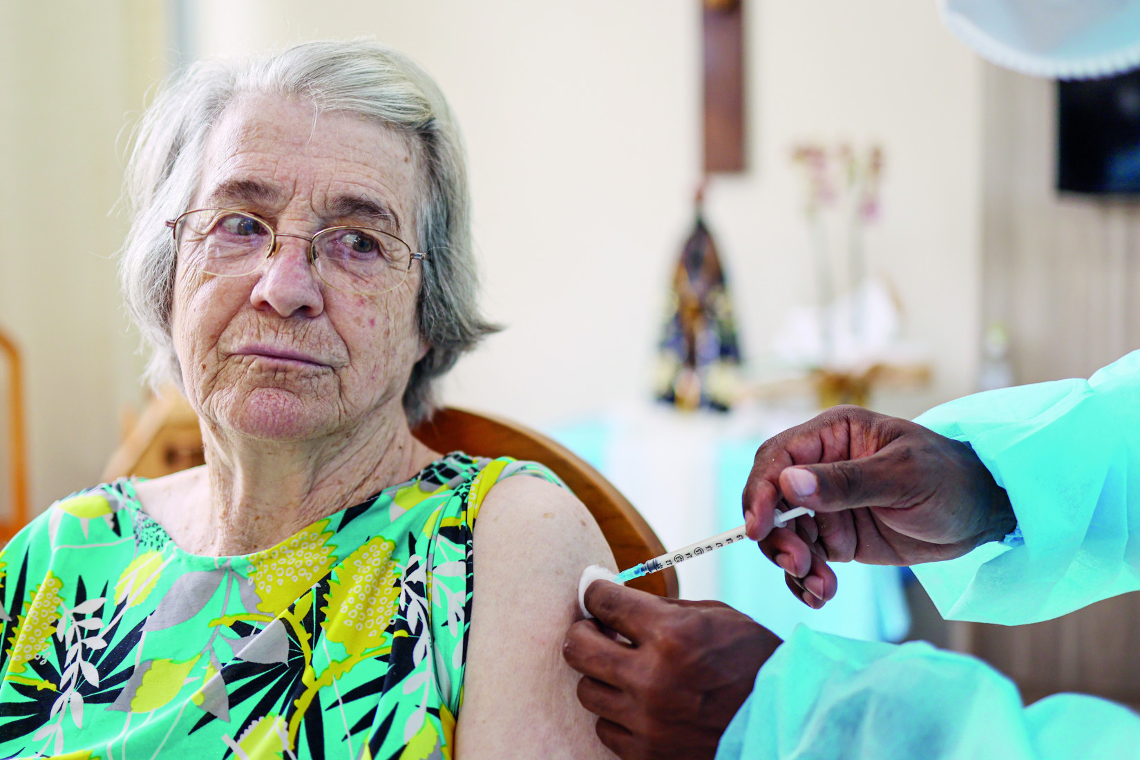 Baixa cobertura vacinal tem levado idosos aos hospitais
