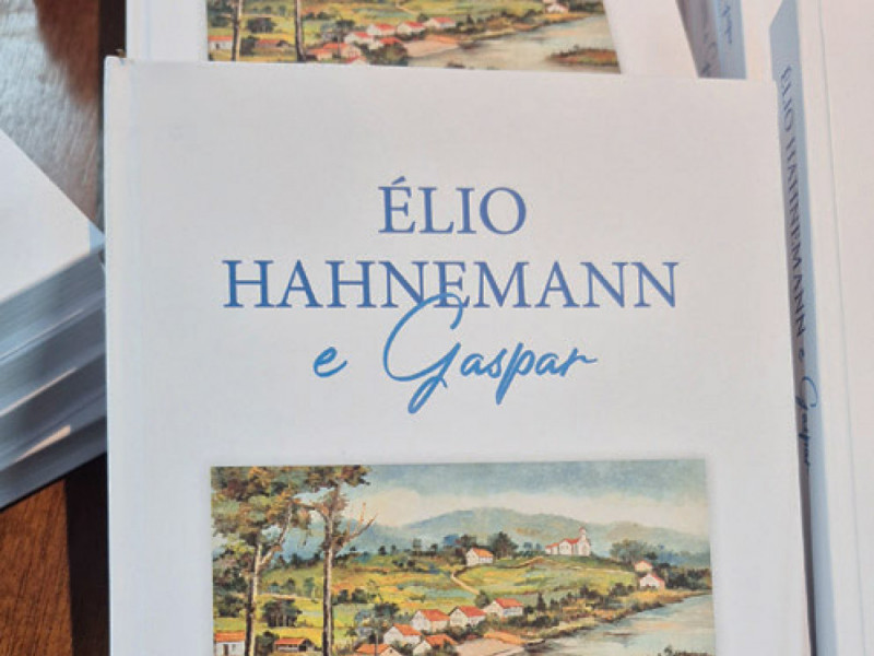 O livro com as obras de Élio Hahnemann pode ser acessado na plataforma Decola Lince