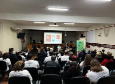 O encontro reuniu agentes comunitários, gestores e profissionais das áreas de saúde e meio ambiente