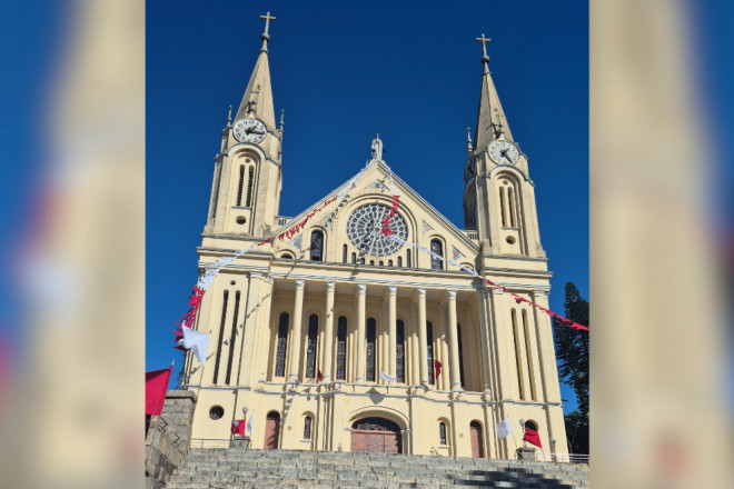 A Igreja Matriz recebeu decoração para os festejos