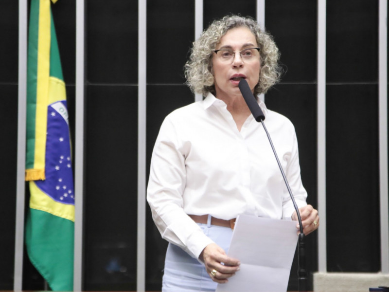 Al&eacute;m disso, o governo anunciou a amplia&ccedil;&atilde;o do tratamento de c&acirc;ncer com 121 novos aceleradores lineares at&eacute; 2026