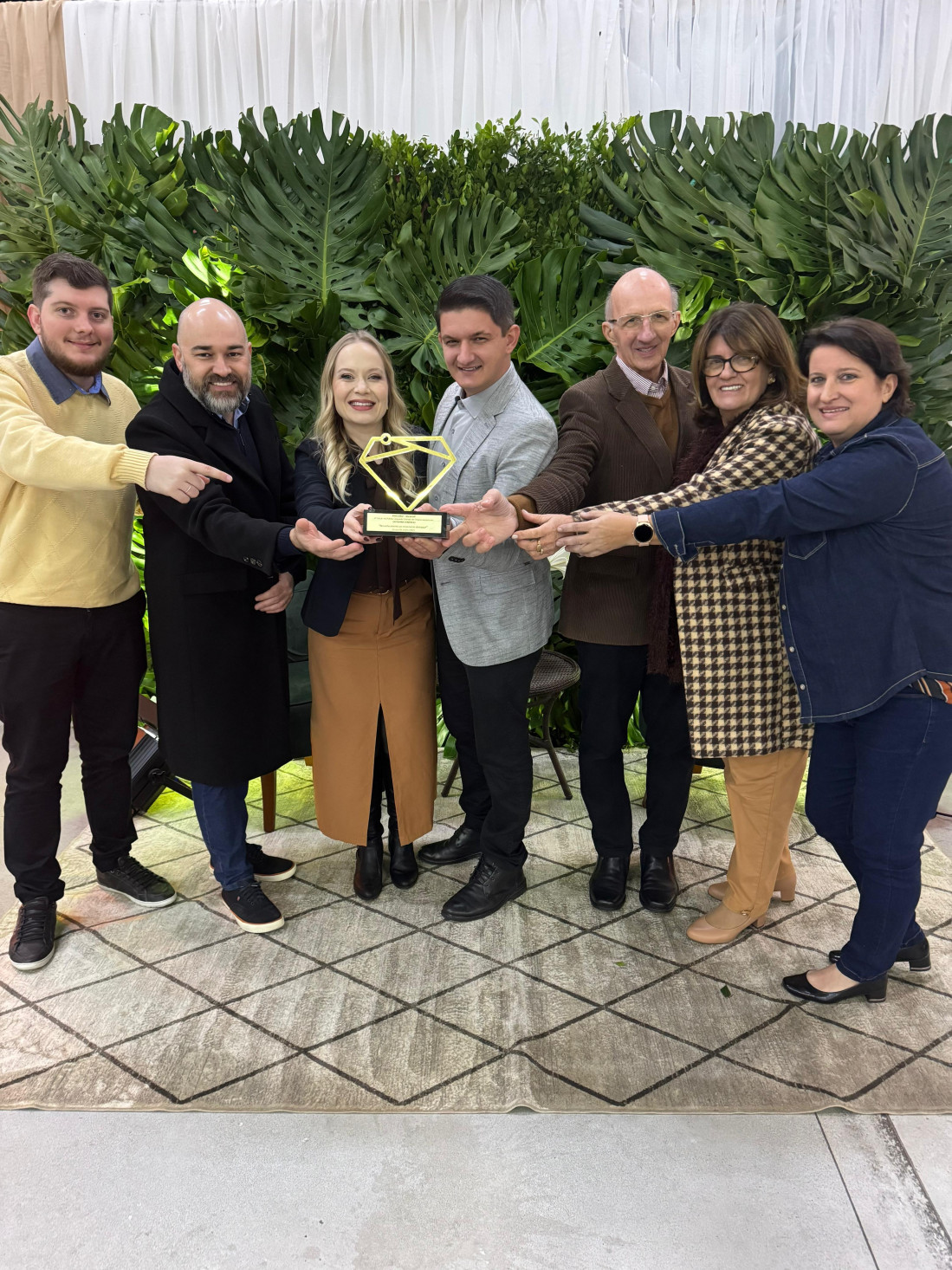 Gustavo; Patrick; Kátia; André; Cláudio; Bernadete e Marilene