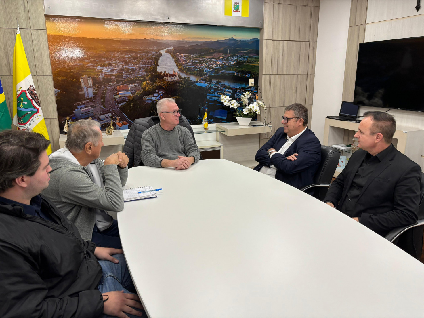 O encontro reuniu lideranças locais e marcou um momento estratégico de alinhamento político