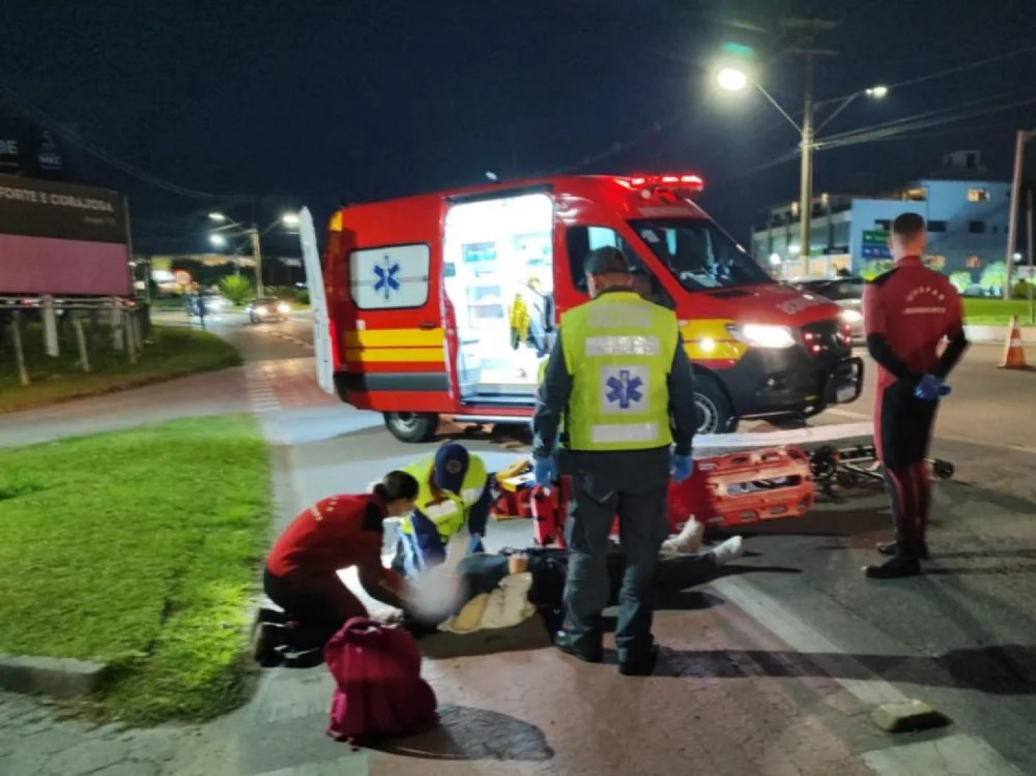 O condutor do carro ficou no local e prestou apoio à vítima