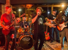  O evento é organizado com apoio da Prefeitura de Gaspar e promete reunir gerações de fãs, músicos e apaixonados pelo rock